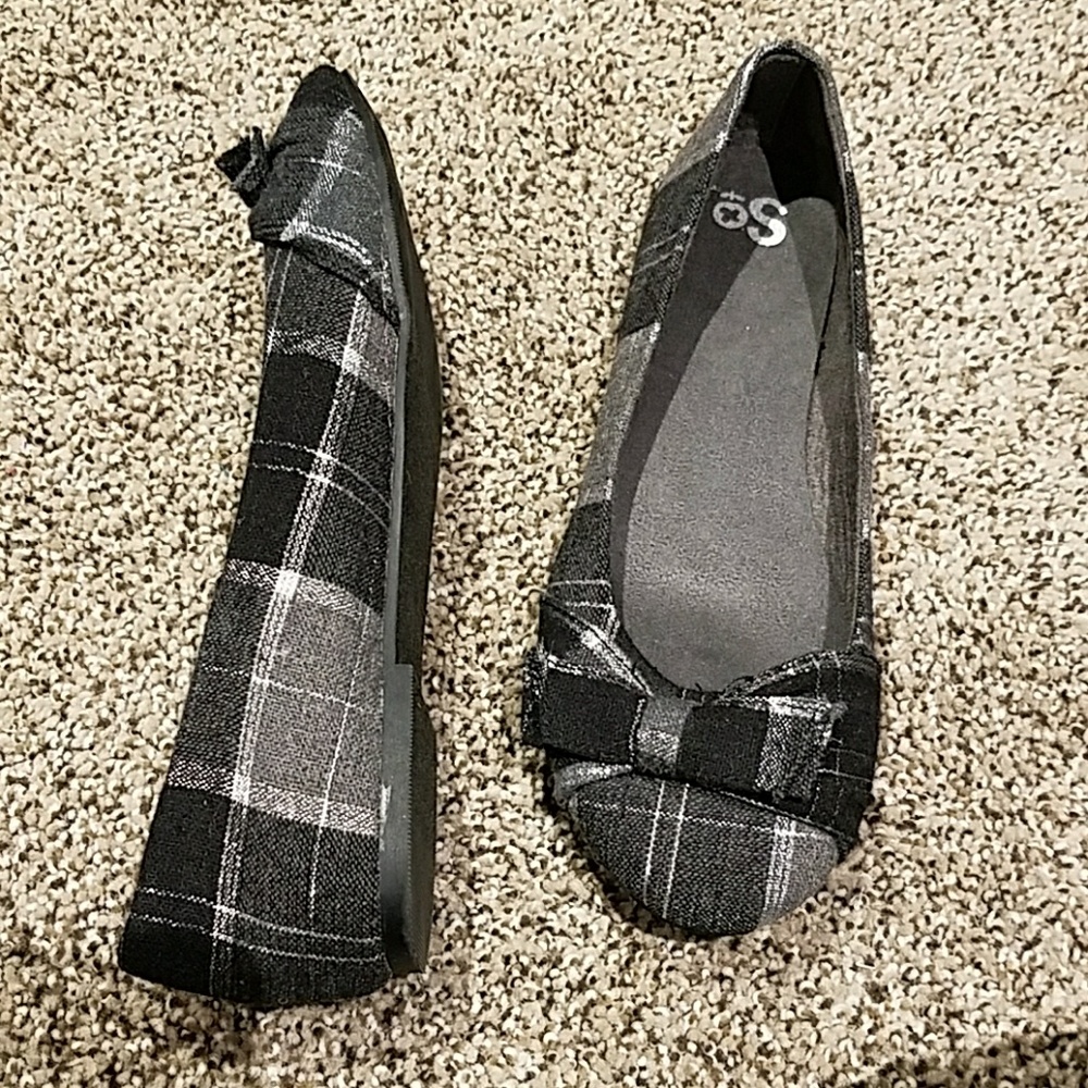 Black, Grey, and Silver Flats